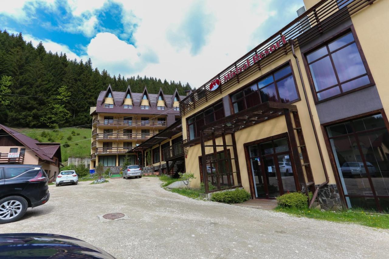 Mistral Resort Моечиу-де-Сус Экстерьер фото